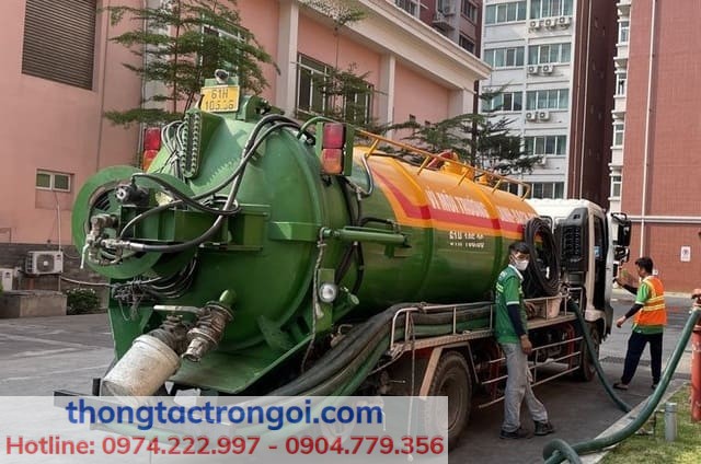 Xe hút bể phốt công suất lớn sử dụng tại chung cư, không cần đục phá nền