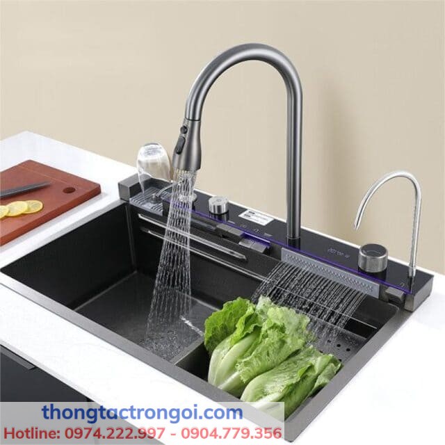 Bếp của gia đình 4 người với chậu đôi tiện lợi